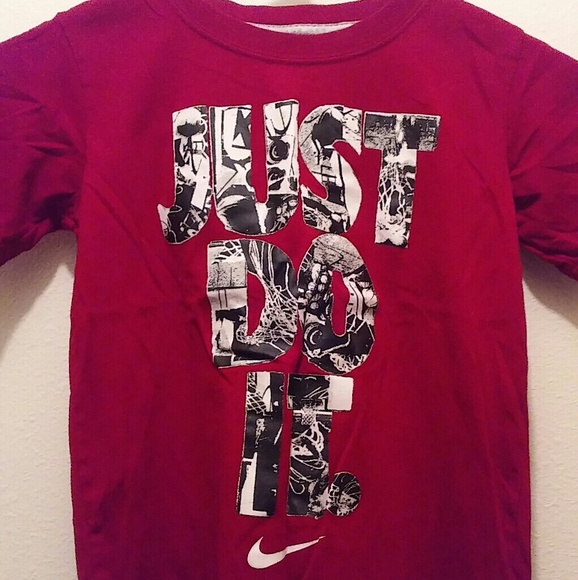 dark red nike shirt